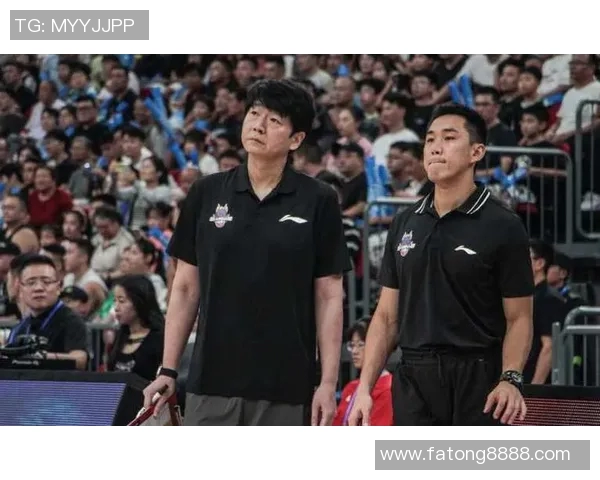 邱彪向队员们致以鼓励称赞认为本赛季的成功归功于他们而非自己